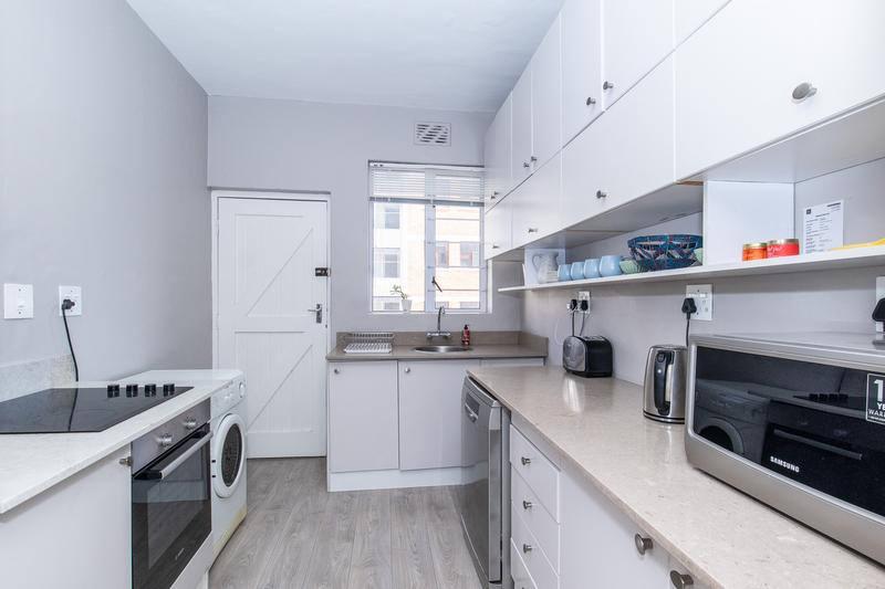 1 Bedroom Property for Sale in Gardens Western Cape